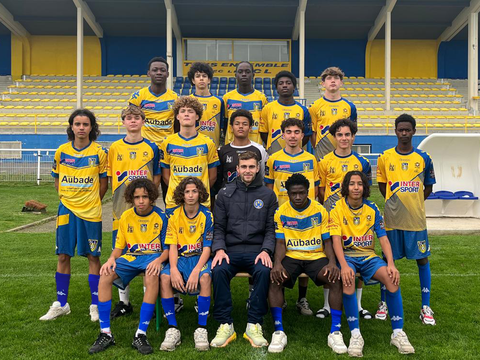 U16